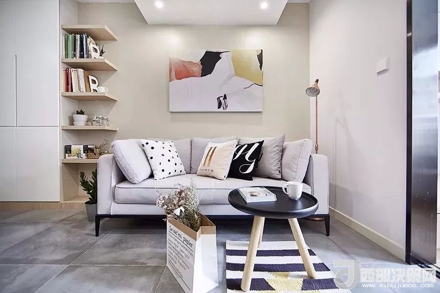 沙發(fā)背景墻選對(duì)裝飾畫，才能美了整個(gè)客廳空間！