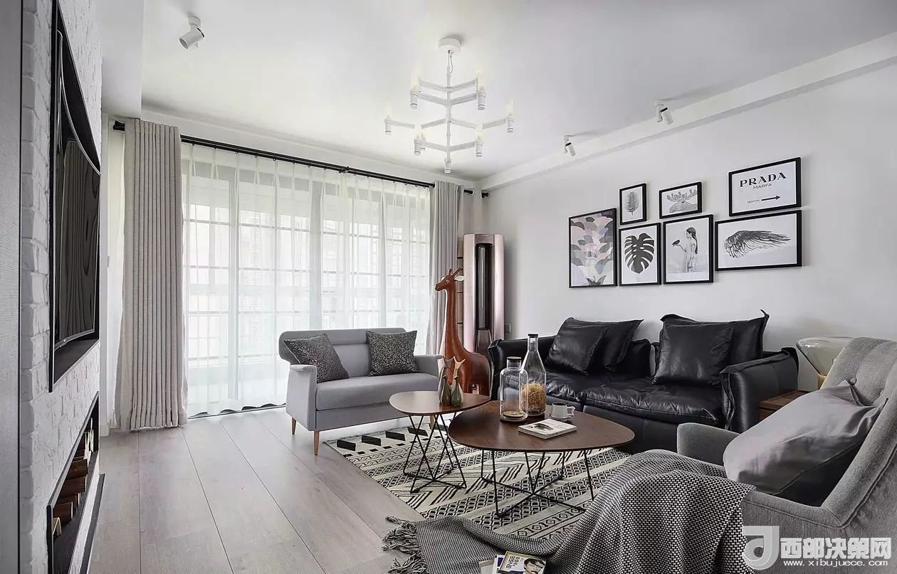 沙發(fā)背景墻選對(duì)裝飾畫，才能美了整個(gè)客廳空間！