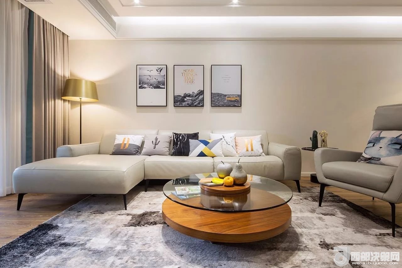 沙發(fā)背景墻選對(duì)裝飾畫，才能美了整個(gè)客廳空間！