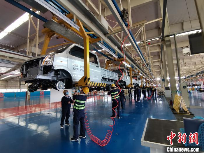 4月初，成功汽車全面復(fù)工復(fù)產(chǎn)。尤其是隨著疫情得到控制，該公司的生產(chǎn)力度也不斷加大?！「唢w 攝