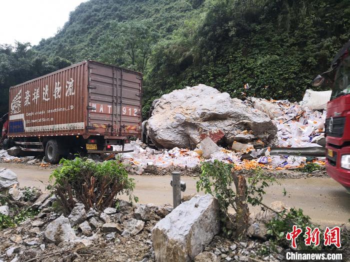 事故現(xiàn)場(chǎng)?！↑S鵬 攝