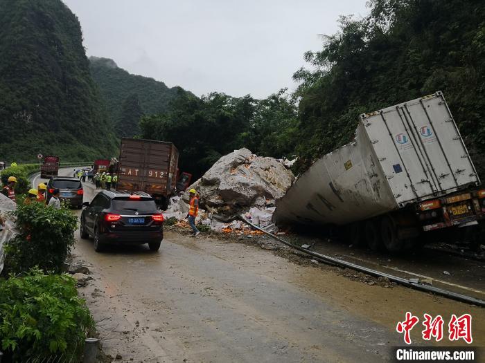 事故現(xiàn)場(chǎng)?！↑S鵬 攝