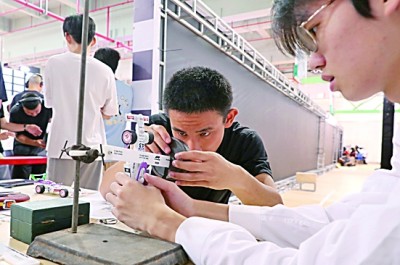 激勵創(chuàng)新，樹立“強(qiáng)國有我”鴻鵠志